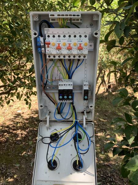 Installation de compteurs éléctriques connectés dans un camping à Saint Gilles dans le Gard pour maîtriser sa consommation